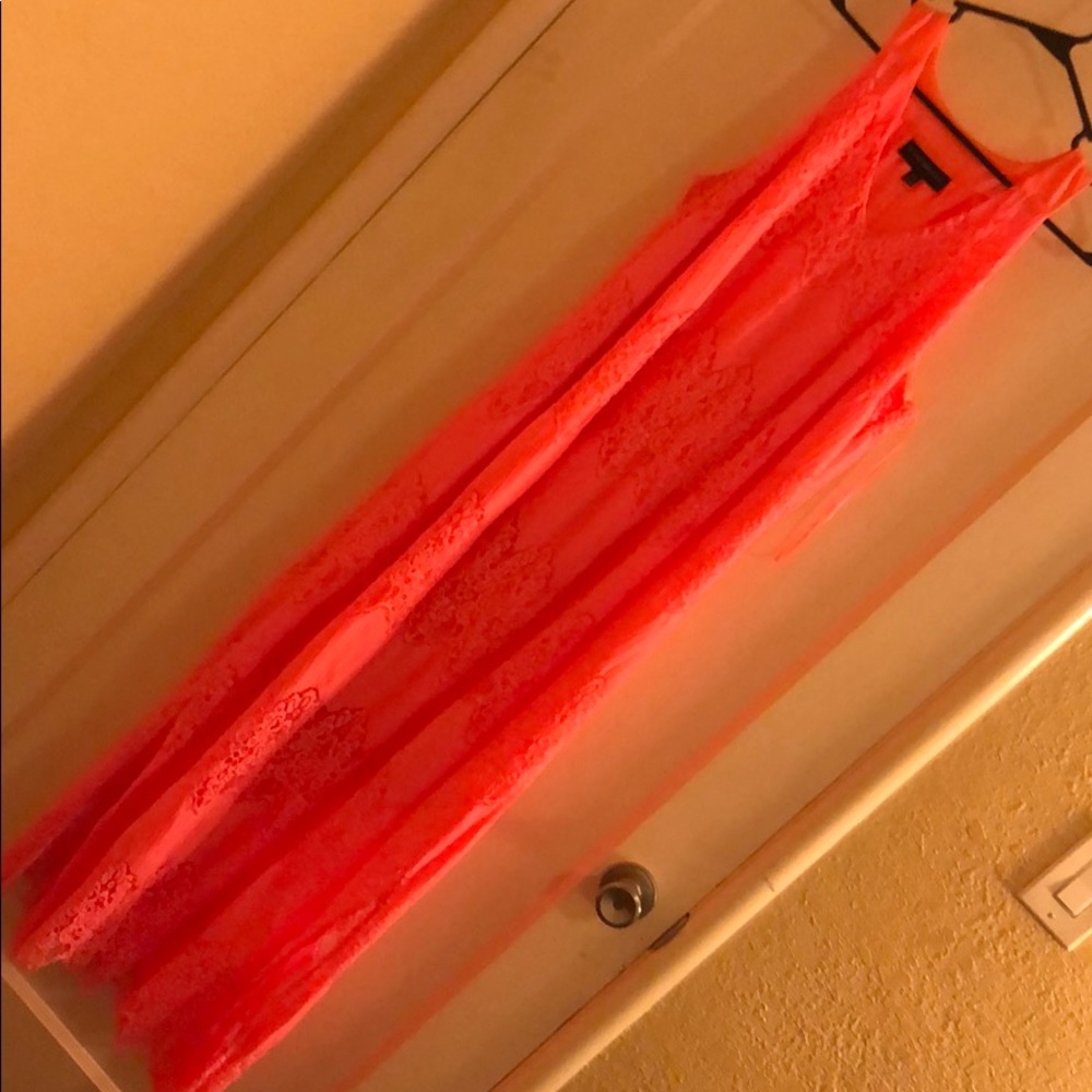 LB Neon Maxi